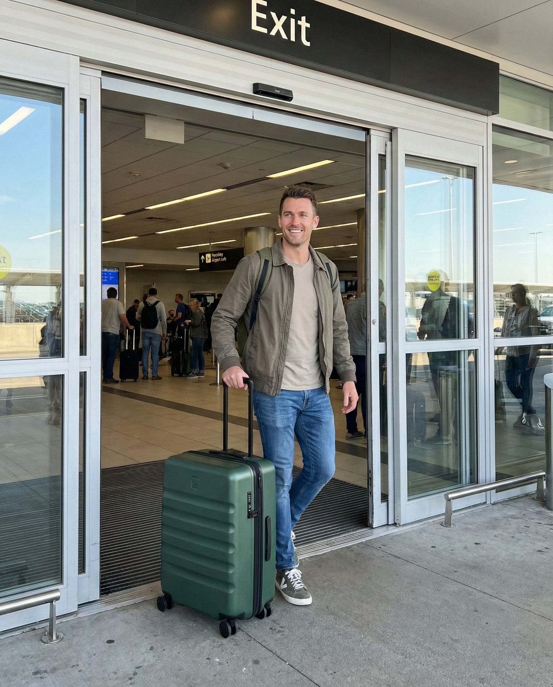 Antler Icon Stripe Expandable Hardside Medium Spinner Suitcase - 66cm - Green Image 7