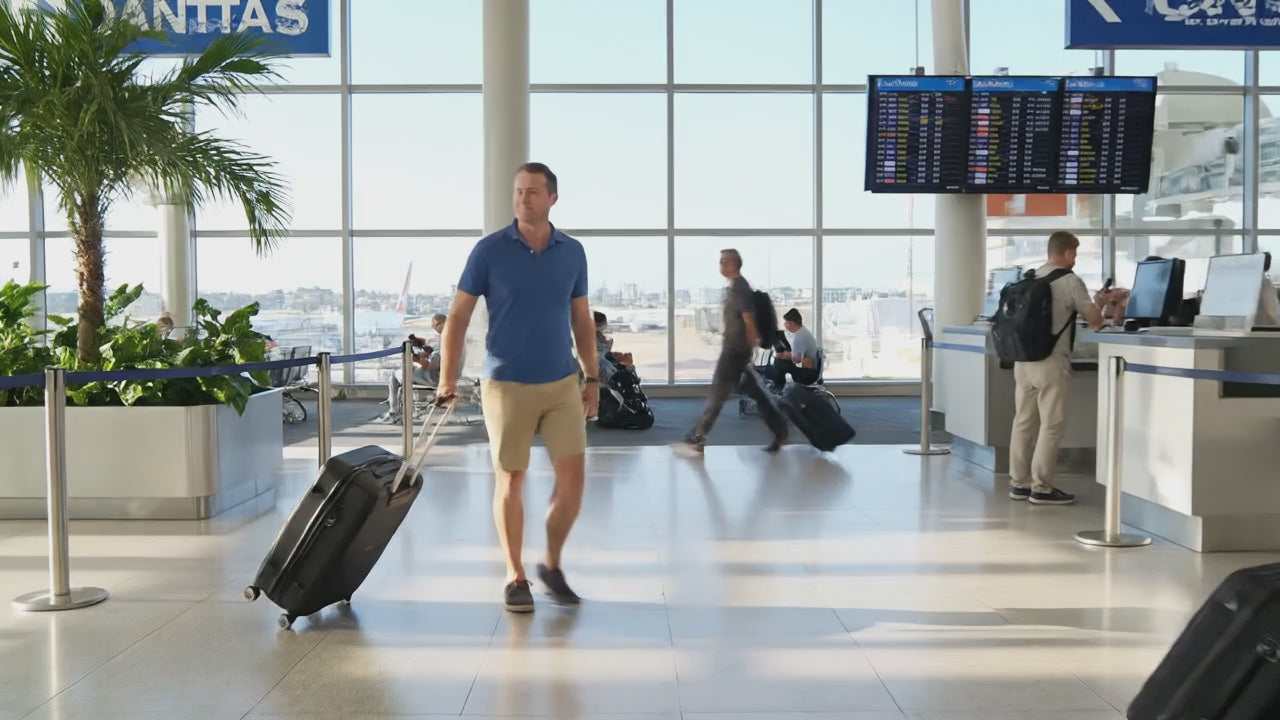 Delphin Verona Hardside Medium Spinner Suitcase - 68cm - Black