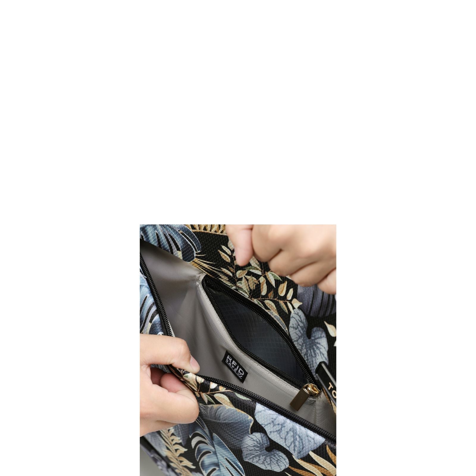 Tosca So Lite Softside Spinner Luggage Set - Golden Palm